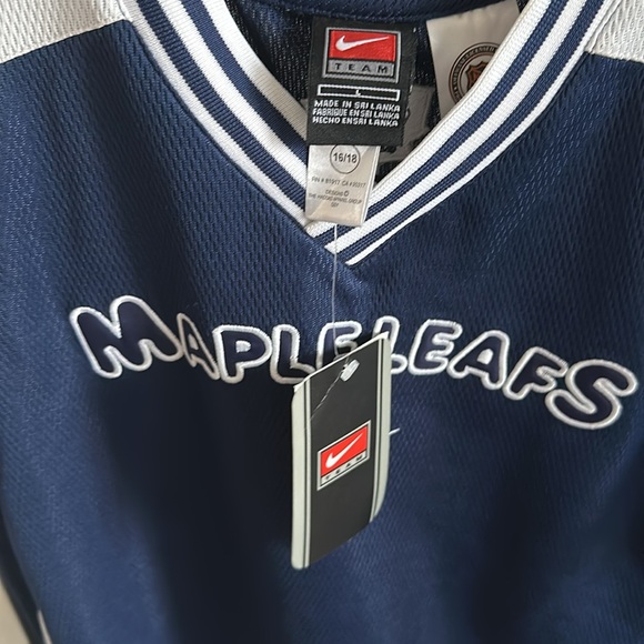 Maple Leafs Nike jersey - Picture 2 of 3